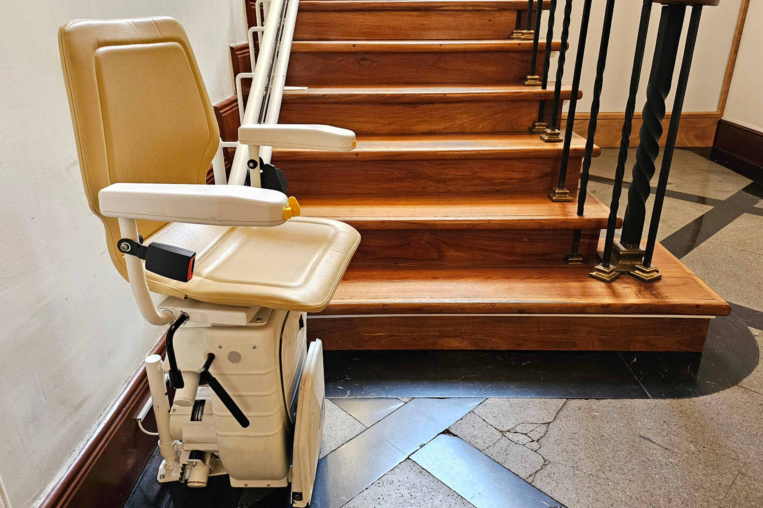 straight stairlift